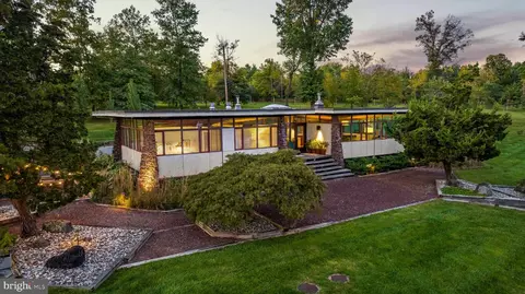 5 Pavilica Rd, Stockton, NJ 08559