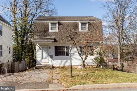 60 Douglas St, Lambertville, NJ 08530