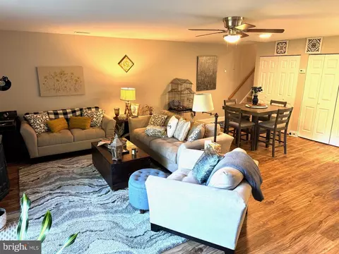 Living - 27 Sam Bonnell Dr, Clinton, NJ 08809 photo 2 of 2