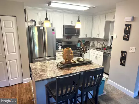 Kitchen - 27 Sam Bonnell Dr, Clinton, NJ 08809 photo 3 of 4