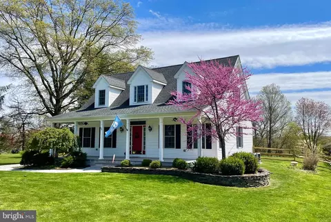 38 Hewitt Rd, Lambertville, NJ 08530