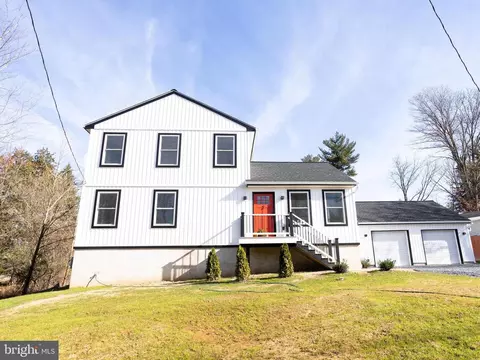 2 Allen St, Lambertville, NJ 08530