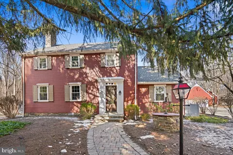 330 Rock Rd E, Lambertville, NJ 08530