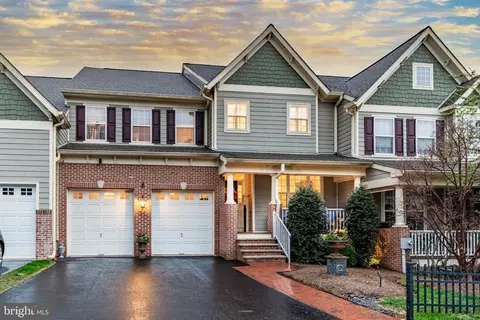 284 Holcombe Way, Lambertville, NJ 08530