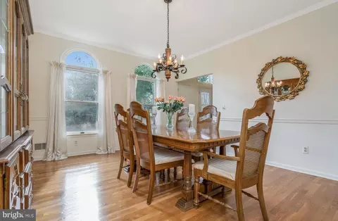 Dining - 4 Wheatfield Rd, Flemington, NJ 08822 photo 3 of 3