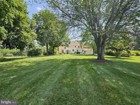 Exterior - 4 Wheatfield Rd, Flemington, NJ 08822 photo 11 of 12