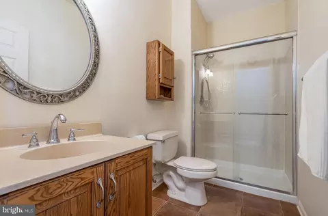 Bath - 4 Wheatfield Rd, Flemington, NJ 08822 photo 1 of 4