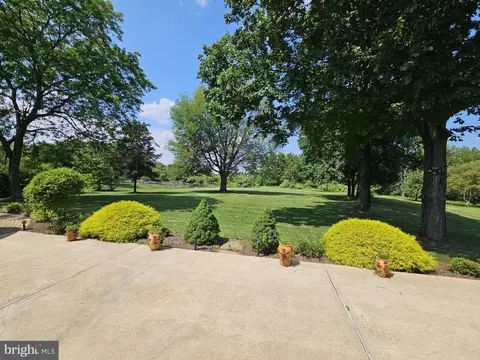 Exterior - 4 Wheatfield Rd, Flemington, NJ 08822 photo 9 of 12