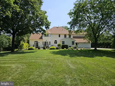 Exterior - 4 Wheatfield Rd, Flemington, NJ 08822 photo 5 of 12