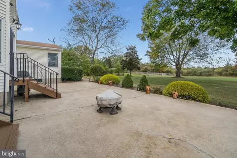 Exterior - 4 Wheatfield Rd, Flemington, NJ 08822 photo 4 of 12