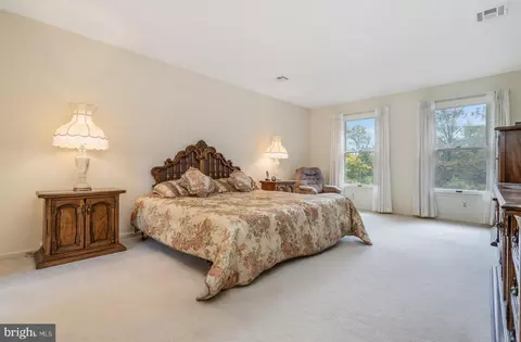 Bedroom - 4 Wheatfield Rd, Flemington, NJ 08822 photo 2 of 5