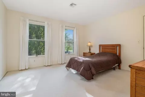 Bedroom - 4 Wheatfield Rd, Flemington, NJ 08822 photo 3 of 5