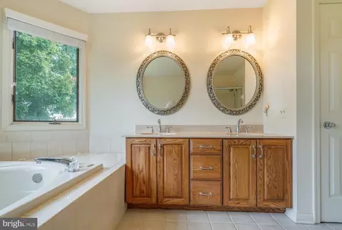 Bath - 4 Wheatfield Rd, Flemington, NJ 08822 photo 4 of 4