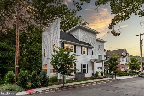 79 Wilson St, Lambertville, NJ 08530