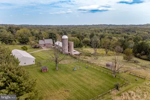 96 Stony Brook Rd, Hopewell, NJ 08525