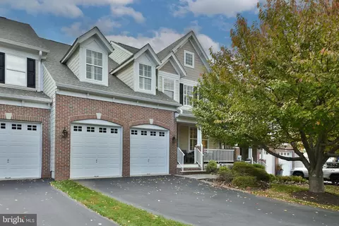 617 Heath Ct, Lambertville, NJ 08530