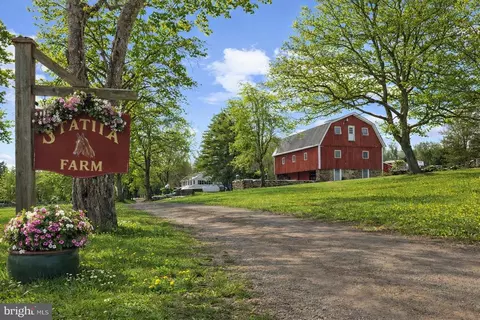 152 Warsaw Rd, Frenchtown, NJ 08825