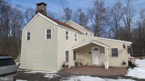 99 Lindbergh Rd, Hopewell, NJ 08525