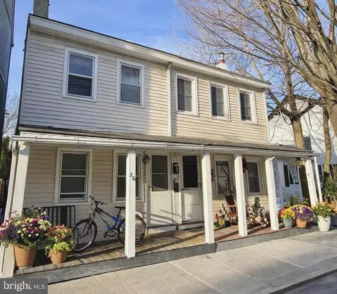 26 Elm St, Lambertville, NJ 08530
