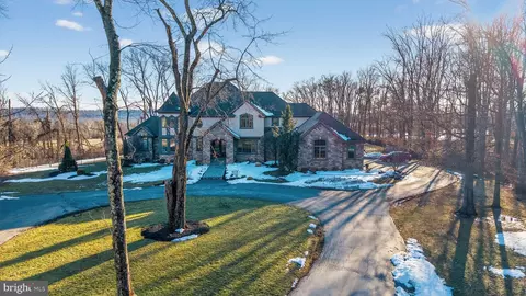 31 Barry Rd, Lambertville, NJ 08530