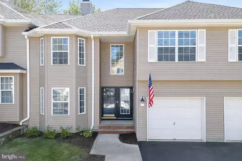 4 Jumping Brook Pl, Annandale, NJ 08801