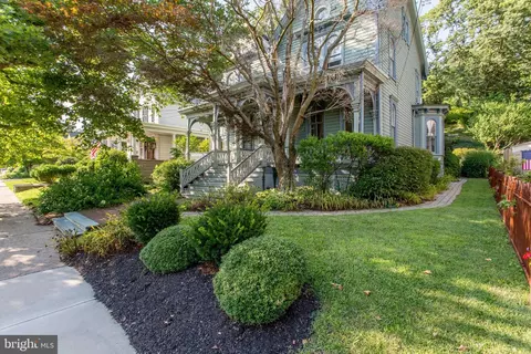 13 S Main St, Stockton, NJ 08559