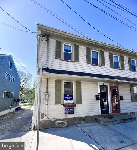 43 Ferry St, Lambertville, NJ 08530