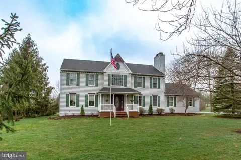 4 Melita Rd, Milford, NJ 08848