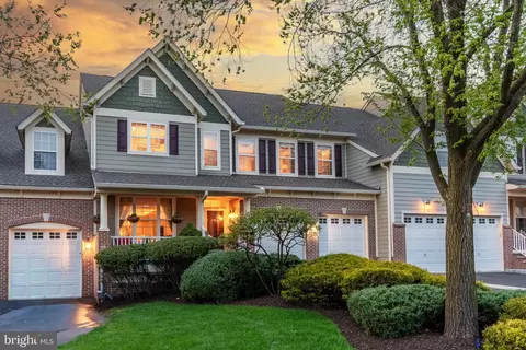 301 Holcombe Way, Lambertville, NJ 08530