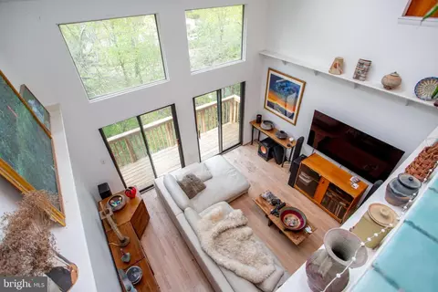 120 Swan St, Lambertville, NJ 08530