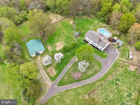 112 Stony Brook Rd, Hopewell, NJ 08525