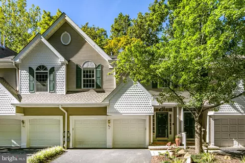 44 Rock Creek Woods Dr, Lambertville, NJ 08530