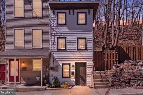164 York St, Lambertville, NJ 08530