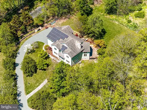 12 Upper Creek Rd, Stockton, NJ 08559