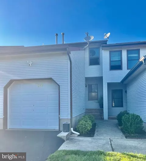 277 Spruce Ct, Flemington, NJ 08822