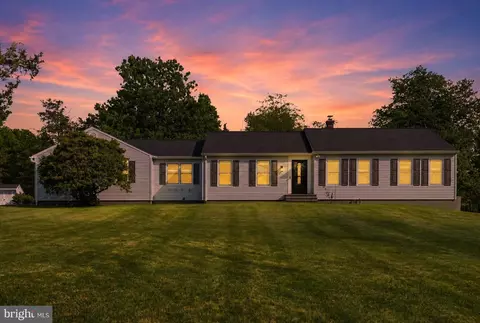 7 Smith Branch Rd, Whitehouse Station, NJ 08889
