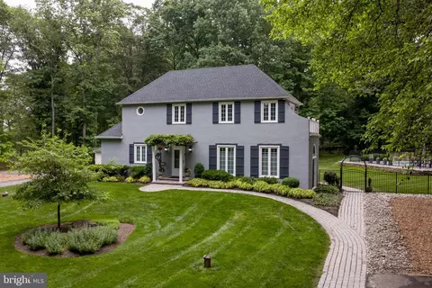 53 Rittenhouse Rd, Stockton, NJ 08559