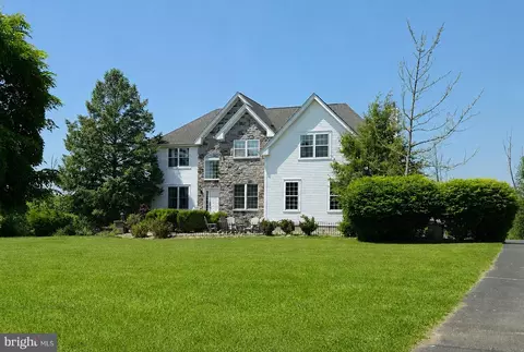 32 Ferris Wheel Dr, Lambertville, NJ 08530