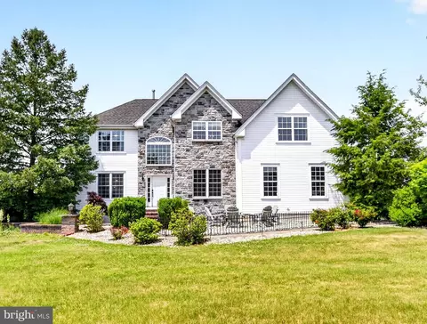 32 Ferris Wheel Dr, Lambertville, NJ 08530