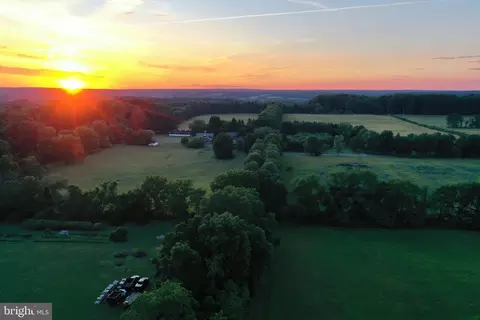 65 Brookville Hollow Rd, Stockton, NJ 08559