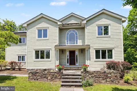 12 Upper Creek Rd, Stockton, NJ 08559