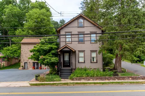 3 S Main St, Stockton, NJ 08559