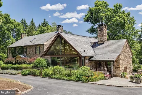 65 Brookville Hollow Rd, Stockton, NJ 08559