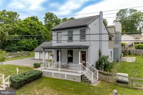 67 Douglas St, Lambertville, NJ 08530