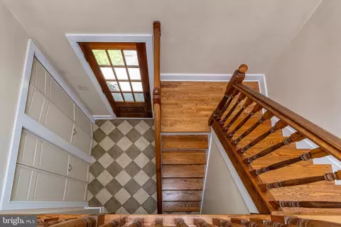 Entry Way - 35 Worman Rd, Stockton, NJ 08559 photo 6 of 10