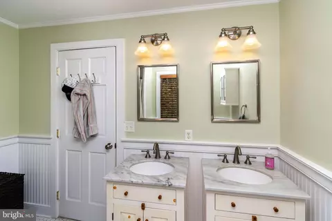 Bath - 35 Worman Rd, Stockton, NJ 08559 photo 2 of 7
