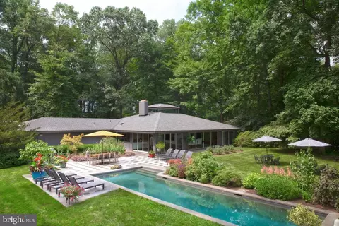 35 Raven Rock Rd, Stockton, NJ 08559