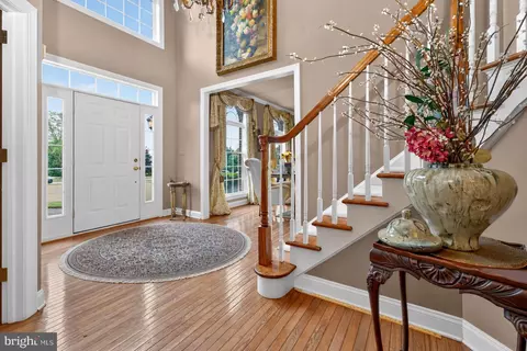 Entry Way - 4 Riverview Ct, Ringoes, NJ 08551 photo 1 of 2