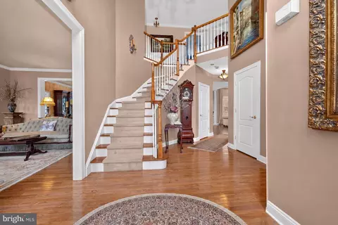 Entry Way - 4 Riverview Ct, Ringoes, NJ 08551 photo 2 of 2