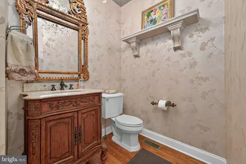 Bath - 4 Riverview Ct, Ringoes, NJ 08551 photo 1 of 5